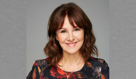 arlene phillips overcomes fear of flying with allen carr's easyway